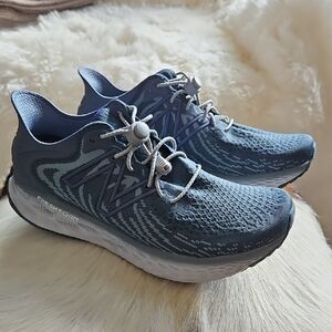 New Balance 1080 Women's Blue and Silver/Gray Athletic Shoes